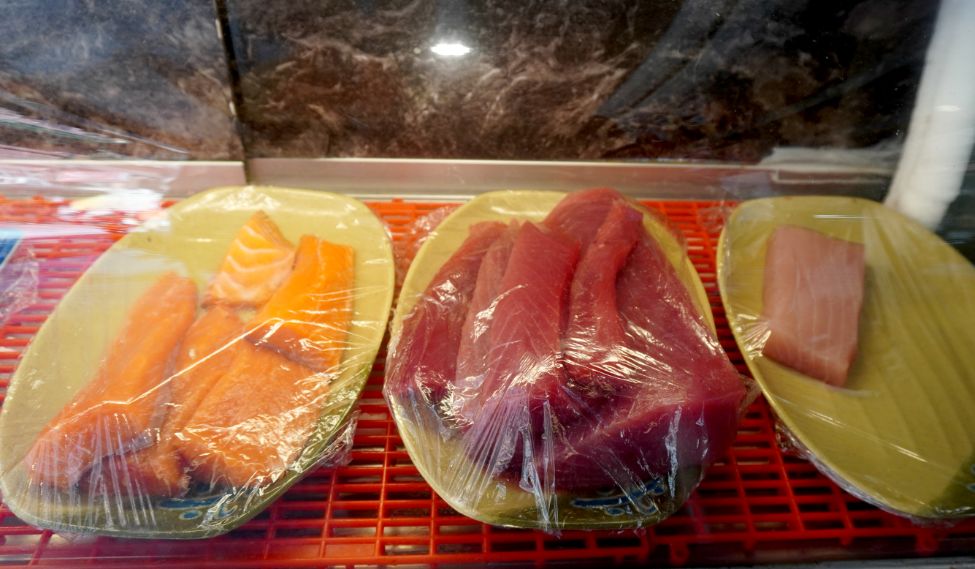 基隆仁愛｜站前壽司｜鄰近三坑車站的人氣日式料理店，炒飯推薦必點，口感實在料豐富