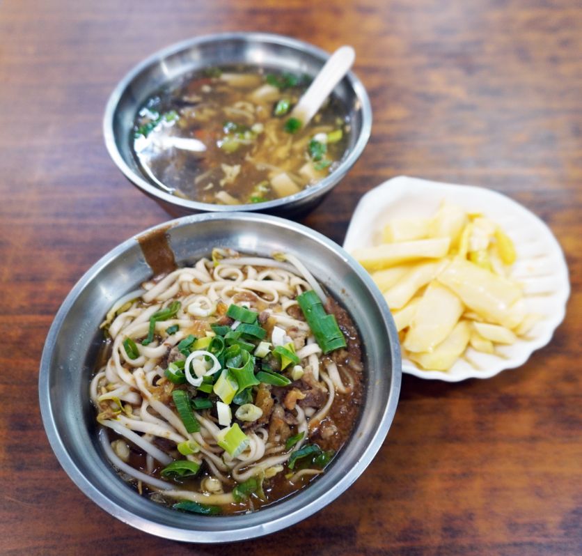 嘉義太保｜有志麵食館｜縣政府美食推薦，份量實在，選擇多樣