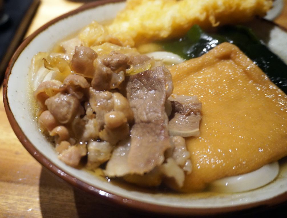 台北士林｜土三寒六讚岐烏龍麵｜天母美食推薦，正宗手打 Q 彈口感，必點炸蝦牛肉烏龍麵 (附最新菜單)