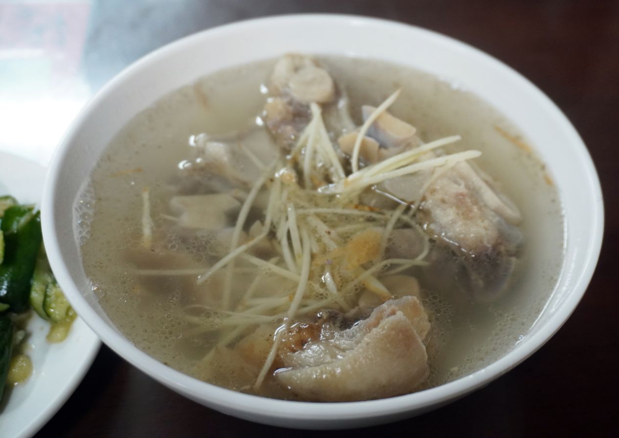 基隆中正|無名清燉豬腳湯|濕冷雨天來一碗清燉豬腳湯,正濱漁港滷肉飯的最佳神隊友 - 第13張圖 基隆中正|無名清燉豬腳湯|濕冷雨天來一碗清燉豬腳湯,正濱漁港滷肉飯的最佳神隊友