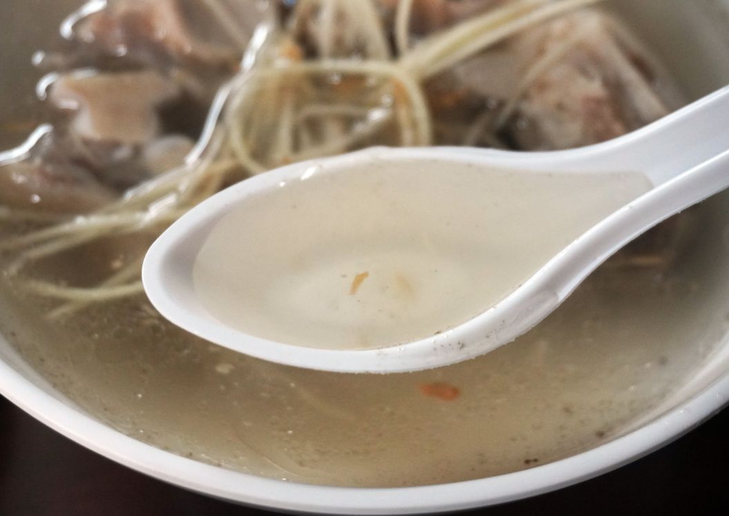基隆中正|無名清燉豬腳湯|濕冷雨天來一碗清燉豬腳湯,正濱漁港滷肉飯的最佳神隊友 - 第14張圖 基隆中正|無名清燉豬腳湯|濕冷雨天來一碗清燉豬腳湯,正濱漁港滷肉飯的最佳神隊友