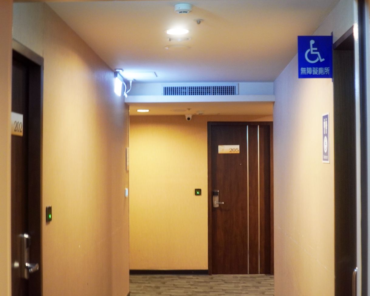 雲林斗六住宿｜緻麗伯爵酒店｜鄰近太平老街以及斗六圓環，13樓設有露天酒吧的人氣旅店