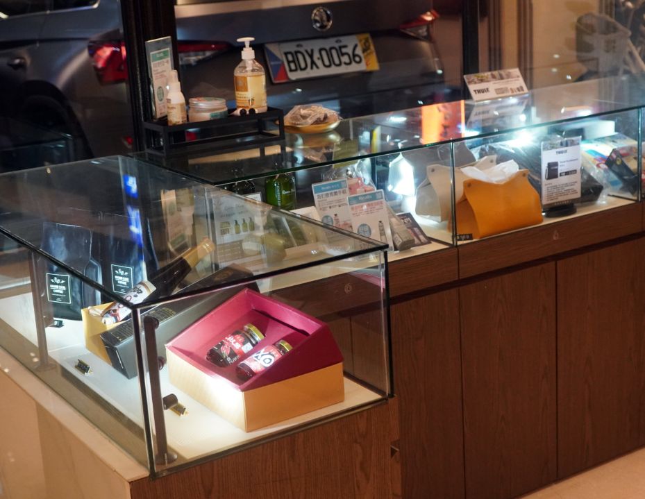 雲林斗六住宿｜緻麗伯爵酒店｜鄰近太平老街以及斗六圓環，13樓設有露天酒吧的人氣旅店