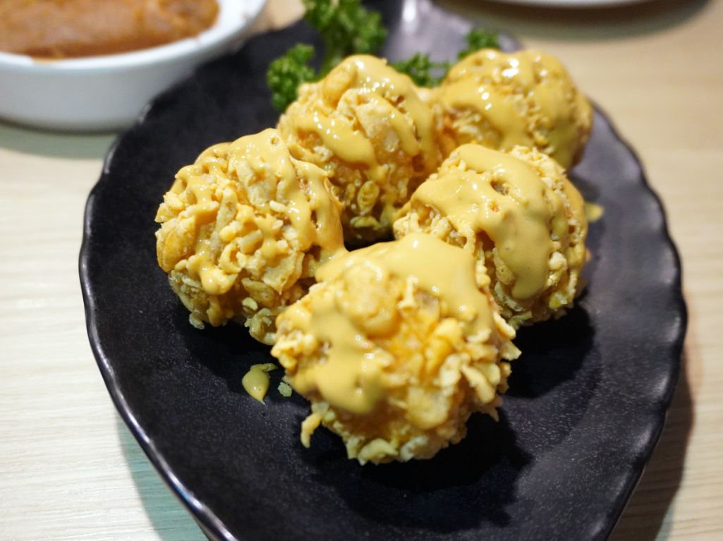 台北內湖|四川龍府|捷運葫洲站美食推薦，麻辣鴛鴦鍋搭配創意川菜，壽星幾歲生日就送幾隻蝦，慶生聚餐首選