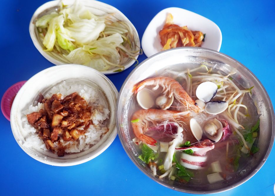 基隆中正|進展小吃店|八斗子漁港美食推薦,來大坪海岸必嚐海味,海鮮小卷米粉大推 - 第19張圖 基隆中正|進展小吃店|八斗子漁港美食推薦,來大坪海岸必嚐海味,海鮮小卷米粉大推