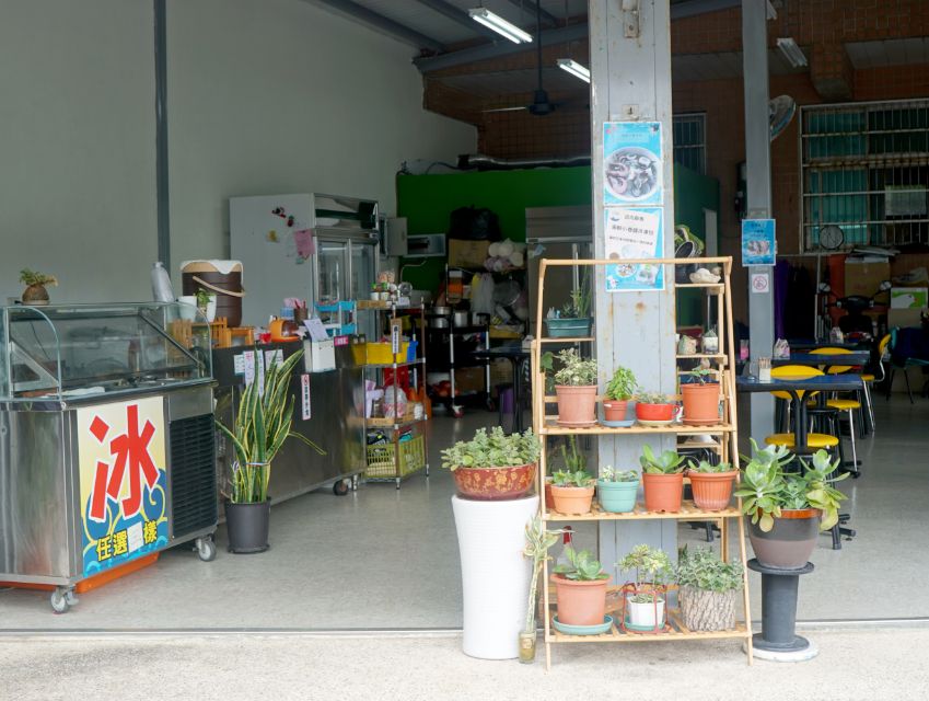 基隆中正｜進展小吃店｜八斗子漁港美食推薦，來大坪海岸必嚐海味，海鮮小卷米粉大推