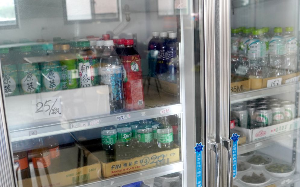 基隆中正｜進展小吃店｜八斗子漁港美食推薦，來大坪海岸必嚐海味，海鮮小卷米粉大推