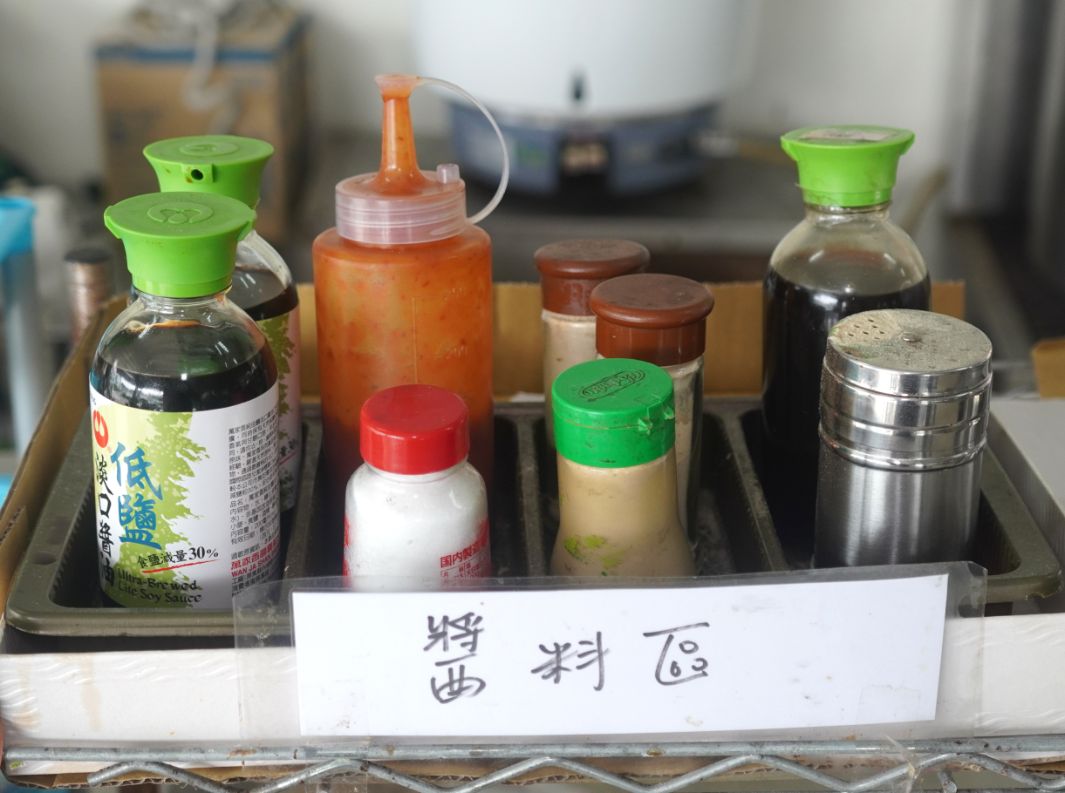 基隆中正|進展小吃店|八斗子漁港美食推薦,來大坪海岸必嚐海味,海鮮小卷米粉大推 - 第7張圖 基隆中正|進展小吃店|八斗子漁港美食推薦,來大坪海岸必嚐海味,海鮮小卷米粉大推