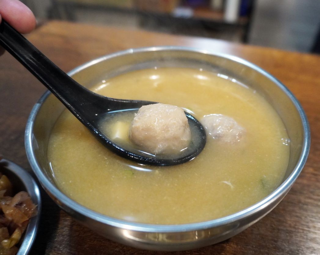 基隆中正|蹦康涼麵|鄰近信二停車場的超人氣涼麵店,選用白麵,吃起來口感扎實,醬汁夠味 - 第17張圖 基隆中正|蹦康涼麵|鄰近信二停車場的超人氣涼麵店,選用白麵,吃起來口感扎實,醬汁夠味