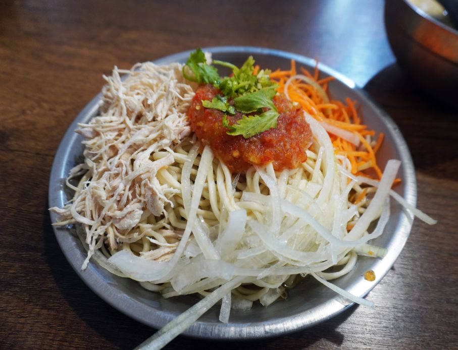 基隆中正|蹦康涼麵|鄰近信二停車場的超人氣涼麵店,選用白麵,吃起來口感扎實,醬汁夠味 - 第10張圖 基隆中正|蹦康涼麵|鄰近信二停車場的超人氣涼麵店,選用白麵,吃起來口感扎實,醬汁夠味