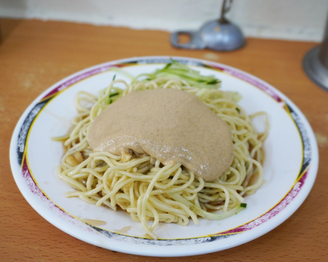 台北信義｜梁記涼麵｜市政府捷運站周邊美食，在地40年老店