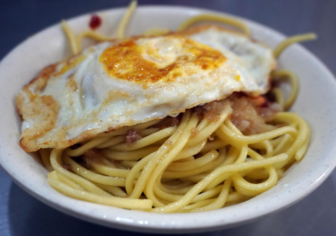 基隆中正｜無名大麵炒油飯｜和平島27年老店，在地人私藏人氣早餐，早上5點開賣