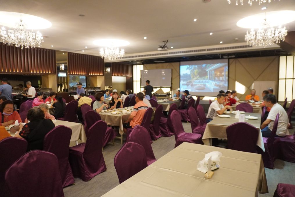 台中住宿｜富王大飯店｜鄰近市政府捷運站，在地40年老旅店，現作爆米花來迎賓，香氣濃郁超涮嘴