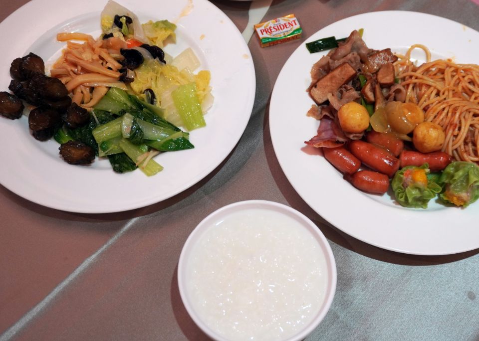 台中住宿｜富王大飯店｜鄰近市政府捷運站，在地40年老旅店，現作爆米花來迎賓，香氣濃郁超涮嘴