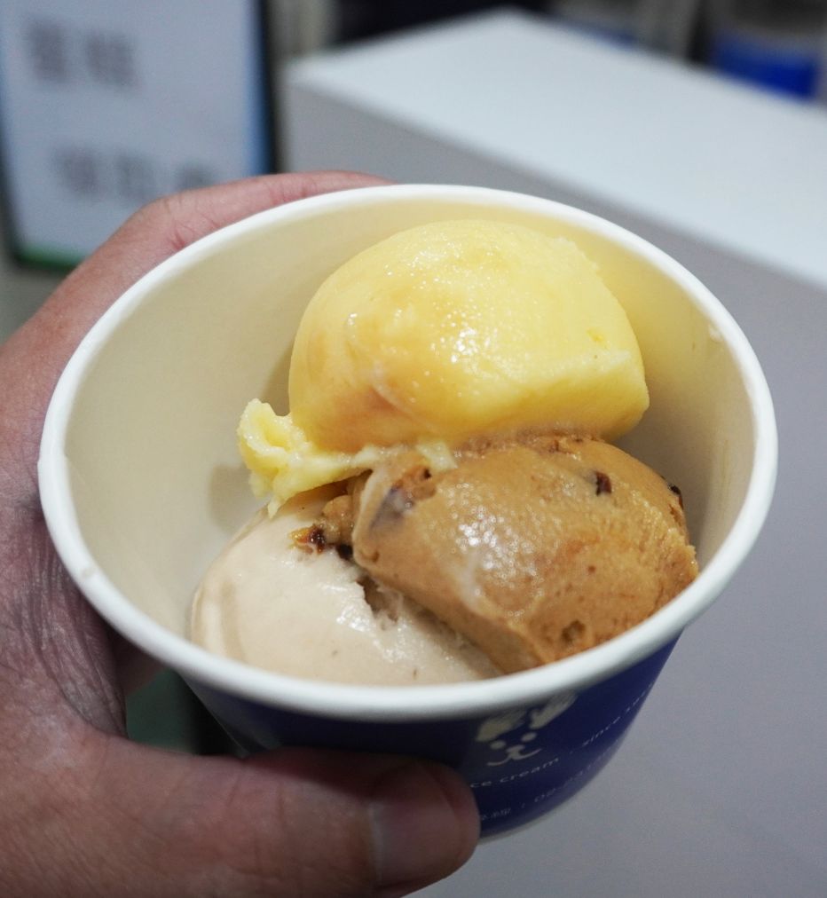 台北萬華｜永富冰淇淋｜超過一甲子的阿公級冰品店，滿滿的復古懷舊感，觀光客及在地人都愛
