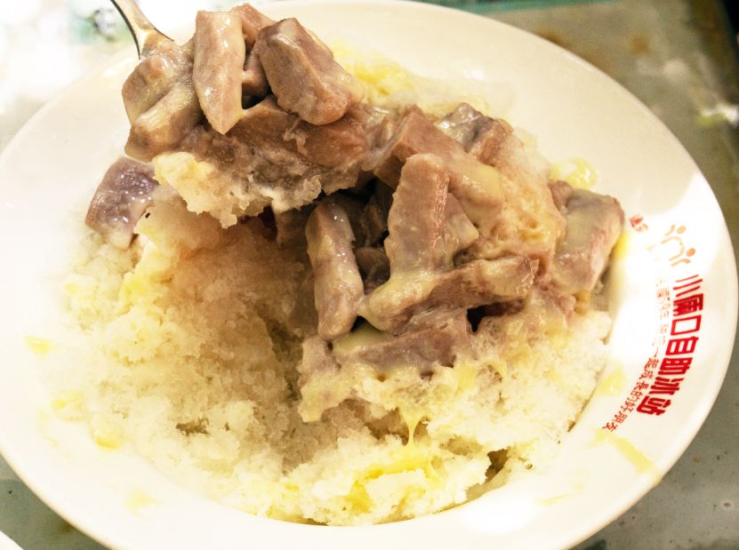 苗栗通霄｜小倆口自助冰店｜在地66年老字號冰菓室，配料多達20種，加好加滿的佛心自助冰