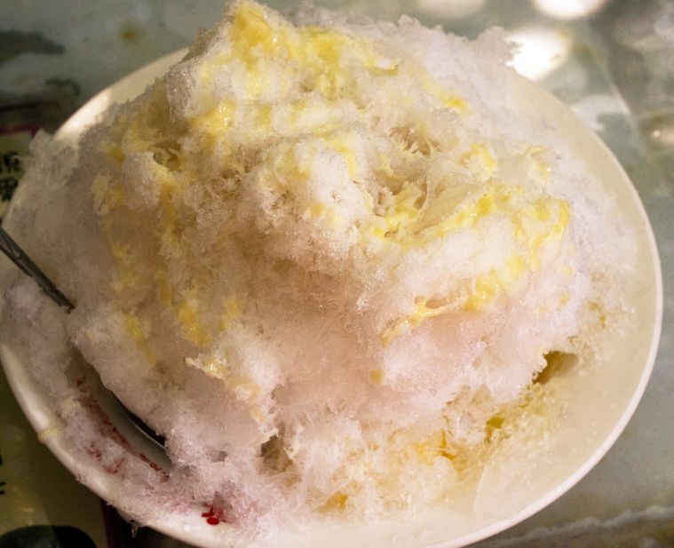 苗栗通霄｜小倆口自助冰店｜在地66年老字號冰菓室，配料多達20種，加好加滿的佛心自助冰