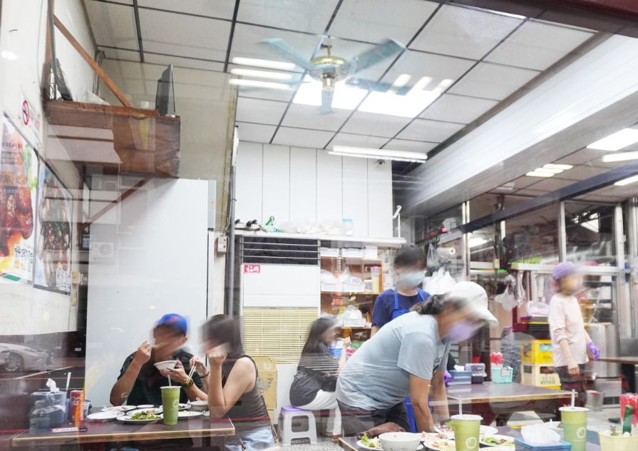 台中西屯|好小子擔仔麵|超人氣熱炒店與小吃店,高CP值的宵夜美食 - 第7張圖 台中西屯|好小子擔仔麵|超人氣熱炒店與小吃店,高CP值的宵夜美食