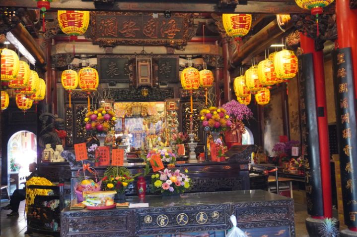 嘉義廟宇｜新港奉天宮｜大甲媽遶境進香駐駕，舉辦祝壽大典，超過400年的開台媽祖，前方老街美食林立