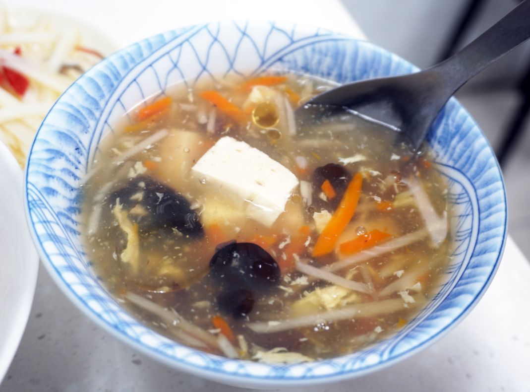 基隆仁愛|小山東手擀麵|鄰近惠隆市場的人氣牛肉麵店,手擀麵條Q彈有勁 - 第10張圖 基隆仁愛|小山東手擀麵|鄰近惠隆市場的人氣牛肉麵店,手擀麵條Q彈有勁