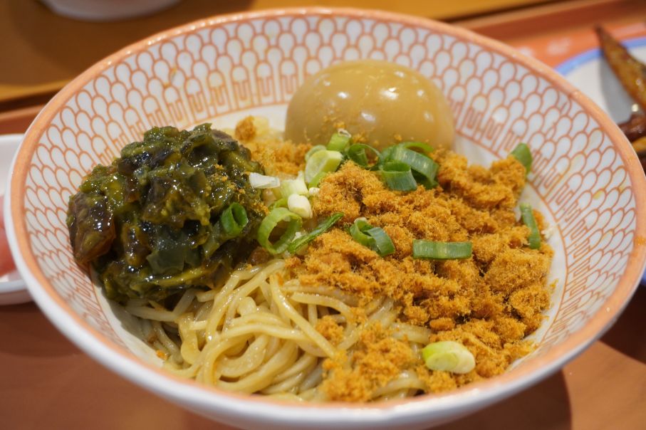 新北板橋麵店｜花山家台麵小館板橋店｜府中站必吃美食，麵食小菜選項多，內用還有冬瓜茶可以免費喝