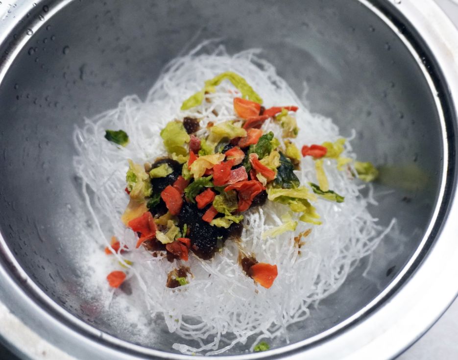 開團｜金品醬園剝皮辣椒雞湯冬粉、老酒黑糖奶茶｜馬祖納禮嚴選好物，晚上來一包，暖身又暖胃