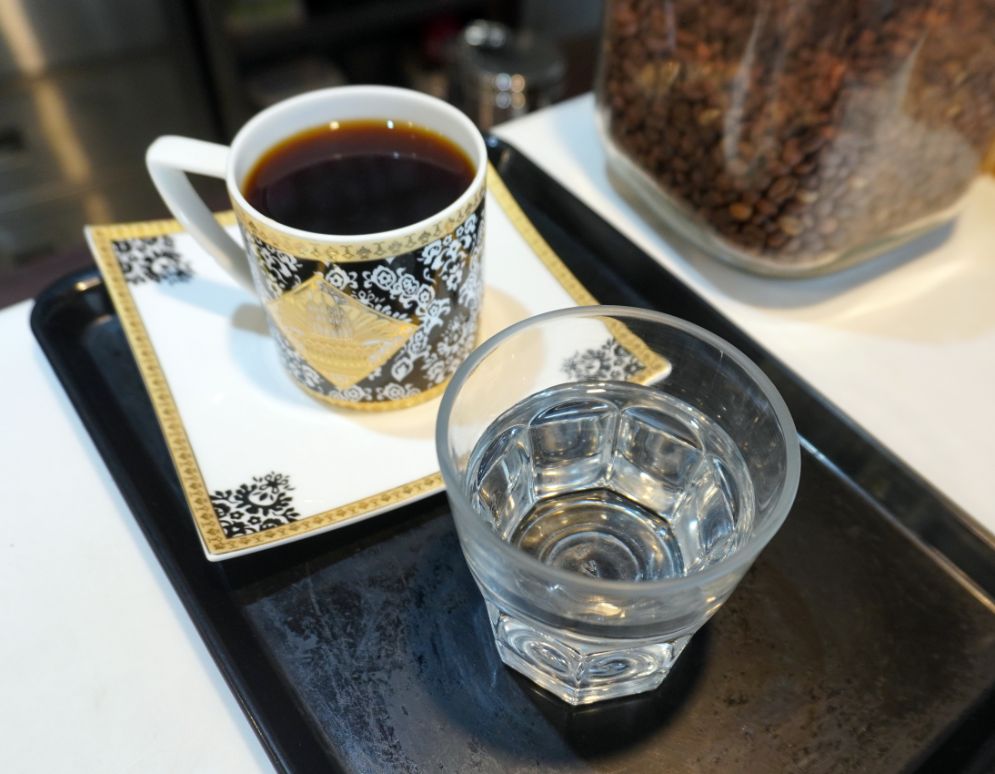 新北蘆洲｜蘋果典藏咖啡廳｜在地人聚會聊天好去處，來一份手工餅乾當下午茶，不限時有wifi
