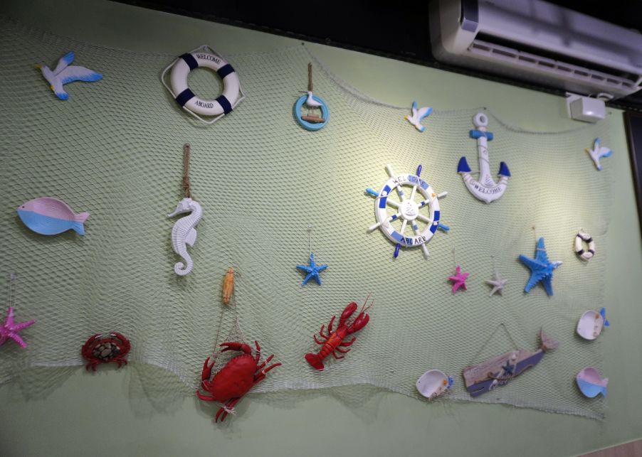 基隆中正｜港邊海鮮麵｜正濱漁港色彩屋新店，招牌海鮮麵料豐富，湯頭鮮甜