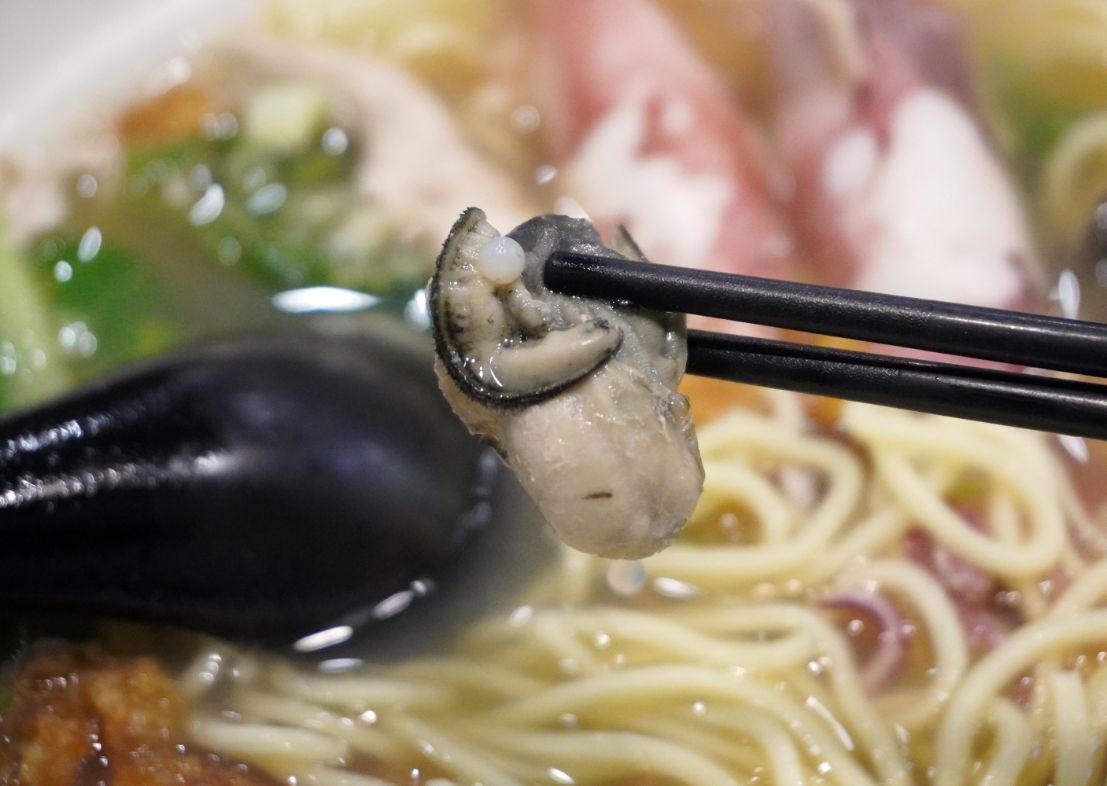 基隆中正|港邊海鮮麵|正濱漁港色彩屋新店,招牌海鮮麵料豐富,湯頭鮮甜 - 第18張圖 基隆中正|港邊海鮮麵|正濱漁港色彩屋新店,招牌海鮮麵料豐富,湯頭鮮甜