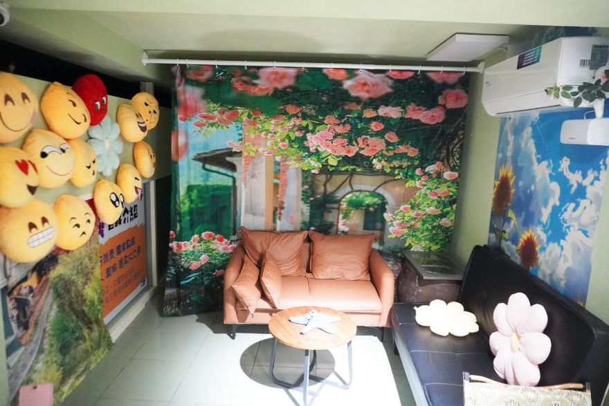 基隆中正｜港邊海鮮麵｜正濱漁港色彩屋新店，招牌海鮮麵料豐富，湯頭鮮甜