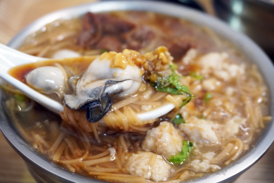 新北蘆洲平價美食｜樂福獨家特調蒜味麵線｜長安街必吃銅板美食，綜合麵線推薦必點