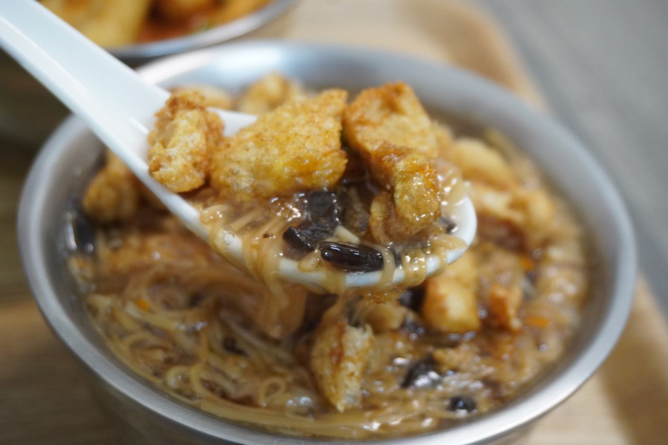 新北蘆洲平價美食｜樂福獨家特調蒜味麵線｜長安街必吃銅板美食，綜合麵線推薦必點
