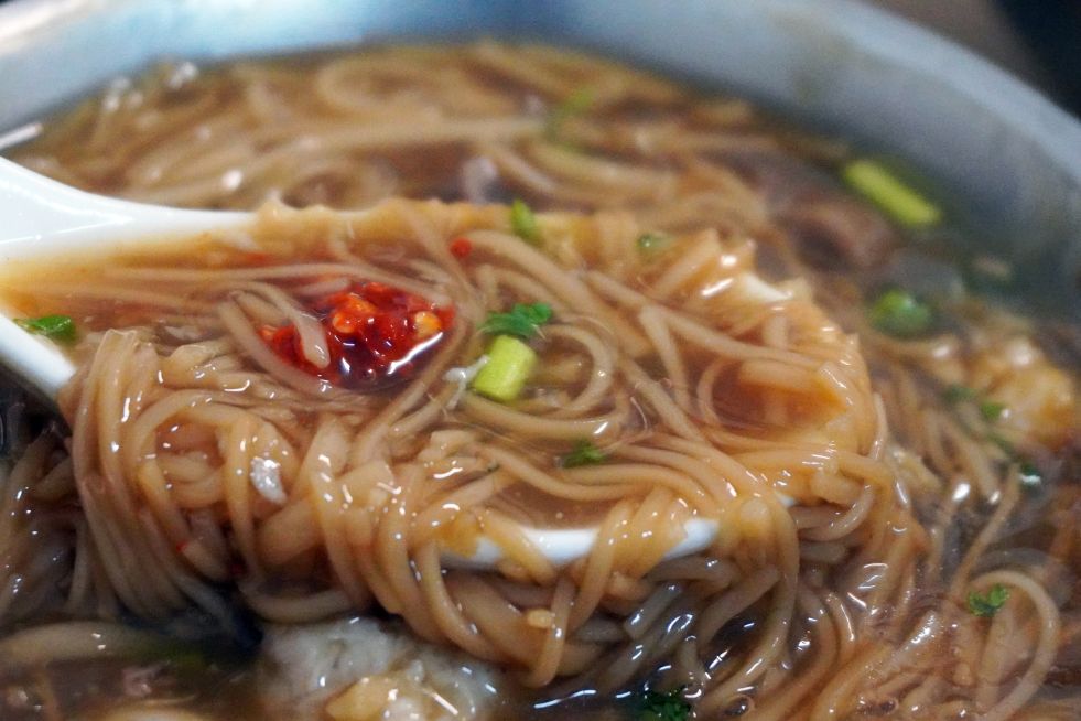 新北蘆洲平價美食｜樂福獨家特調蒜味麵線｜長安街必吃銅板美食，綜合麵線推薦必點