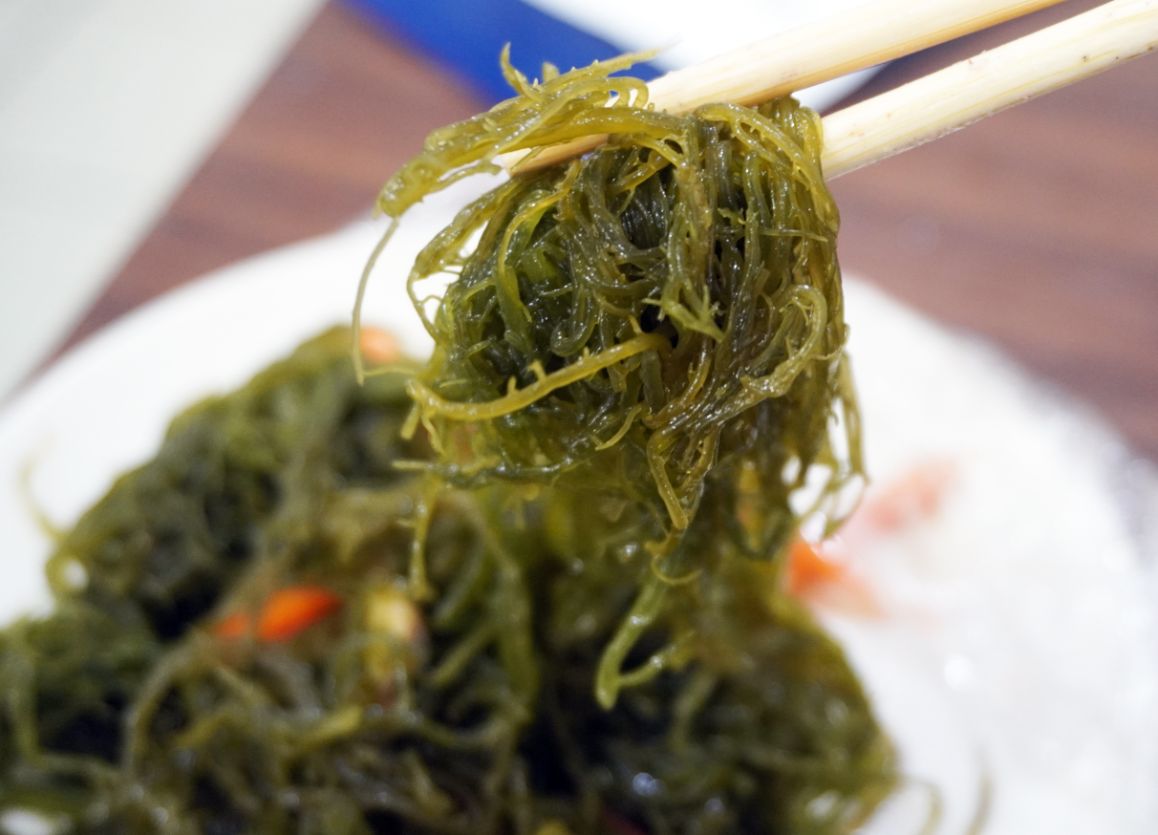新北瑞芳｜坑口小吃｜八斗子車站周邊美食推薦，食材新鮮料豐富，小卷米粉推薦必吃