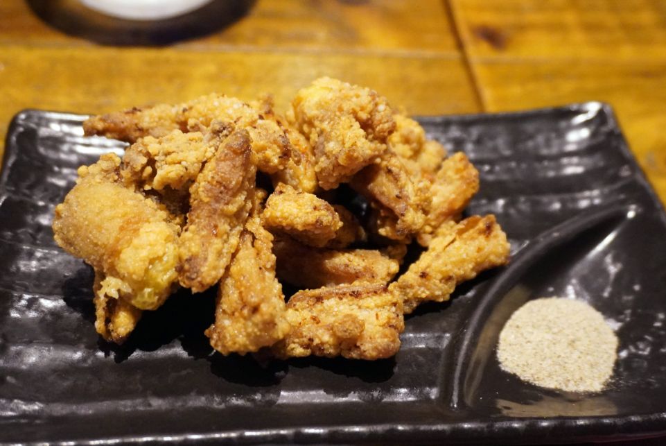 台北信義｜激安の食事酒場（市府二號店）｜市政府捷運站人氣居酒屋，直走到底喝到飽，輕鬆暢飲2小時