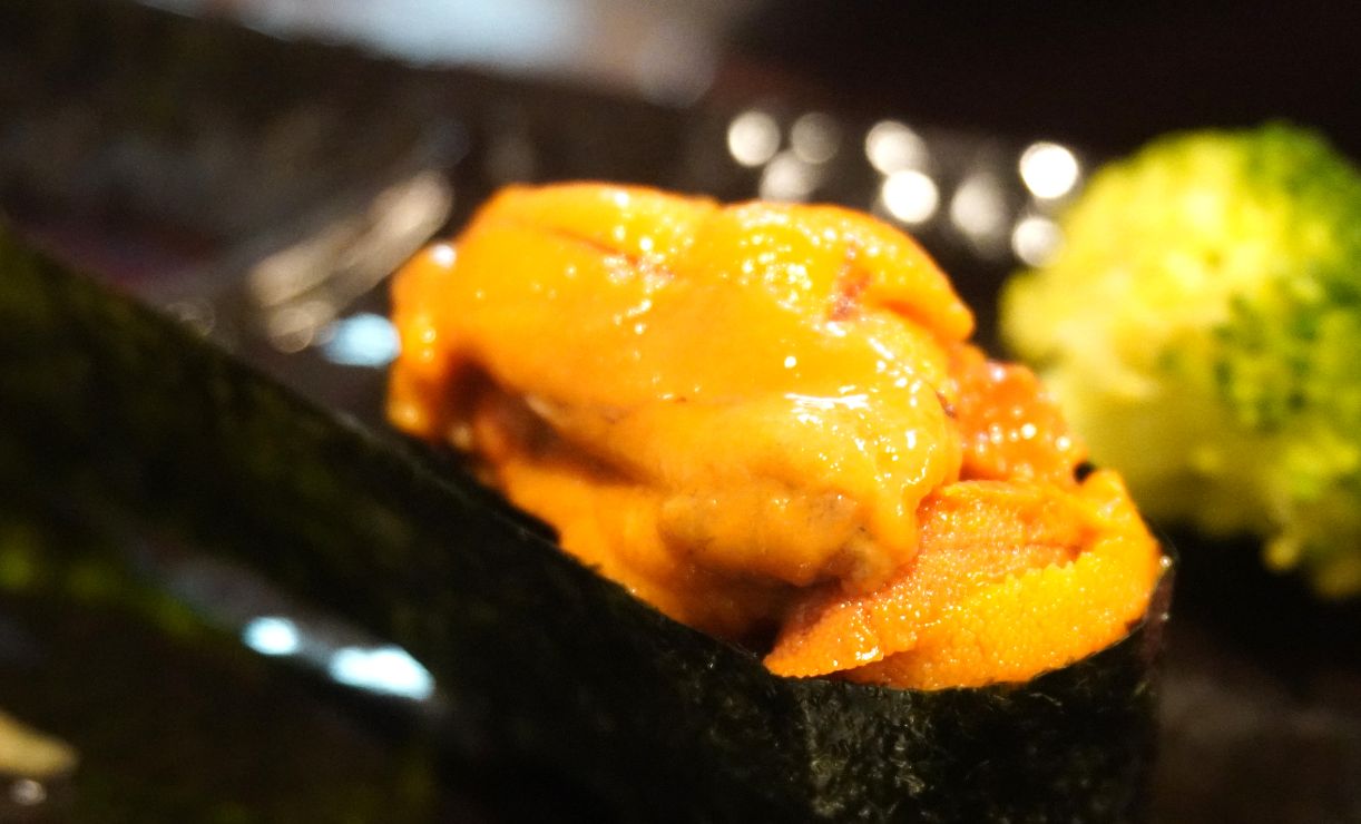 基隆仁愛市場｜鈺刺身丼｜食尚玩家推薦美食，採用關西料理手法製作握壽司，魚料新鮮大塊