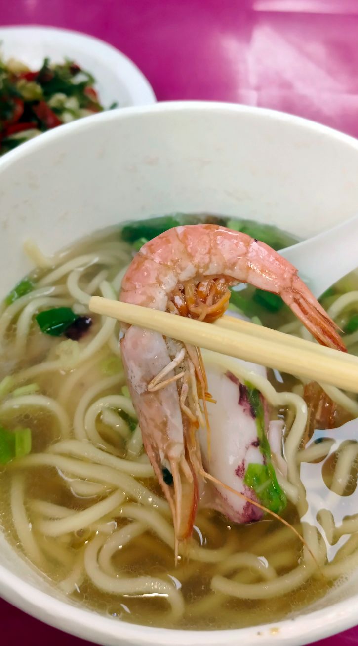 基隆中正|巷仔內小卷米粉|八斗子隱藏版美食,招牌小卷湯麵料豐富湯頭鮮美 - 第8張圖 基隆中正|巷仔內小卷米粉|八斗子隱藏版美食,招牌小卷湯麵料豐富湯頭鮮美
