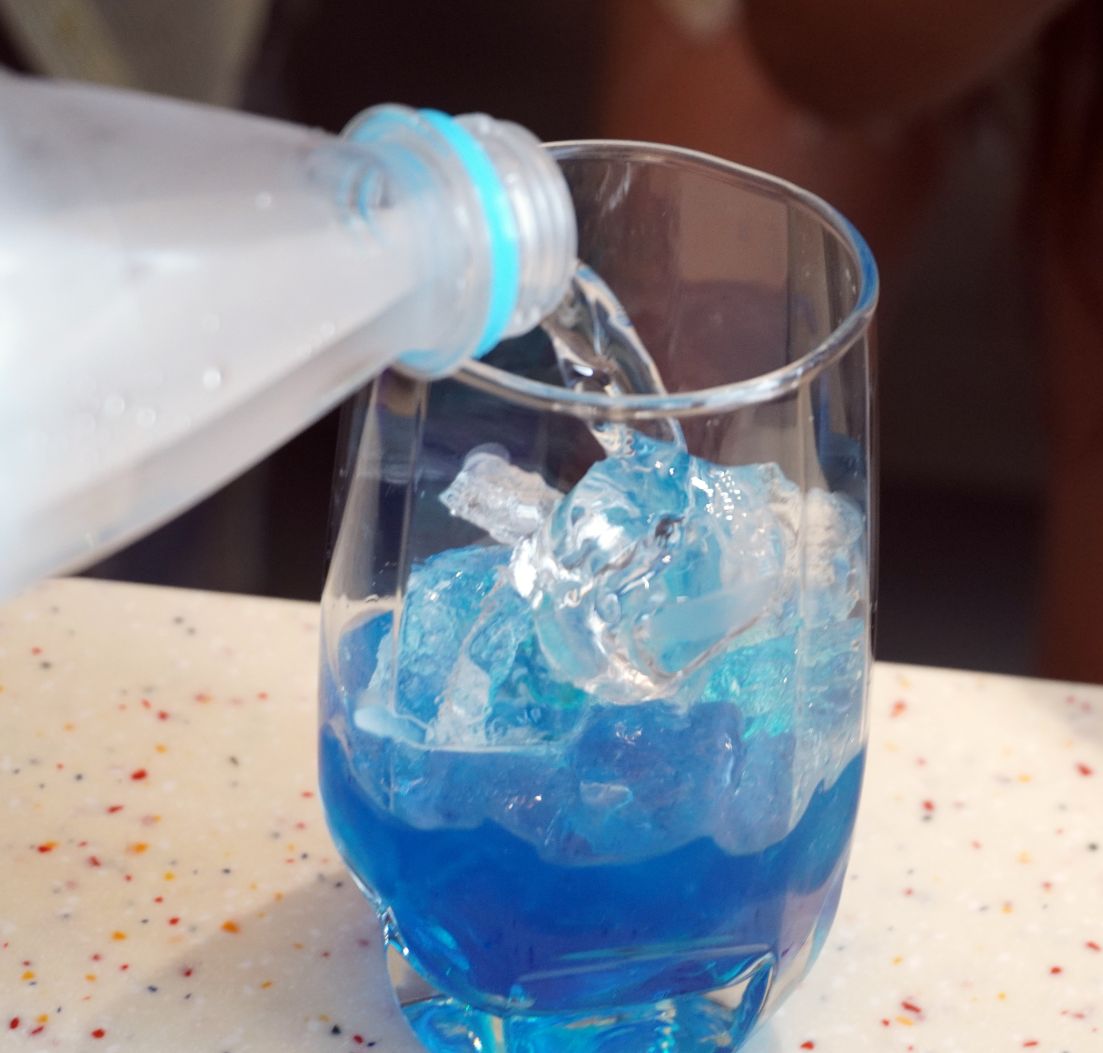 基隆中正｜Cafejiasong咖央潮境店｜潮境公園海景咖啡廳推薦，香要桃蘇打，滋味香甜，超好喝