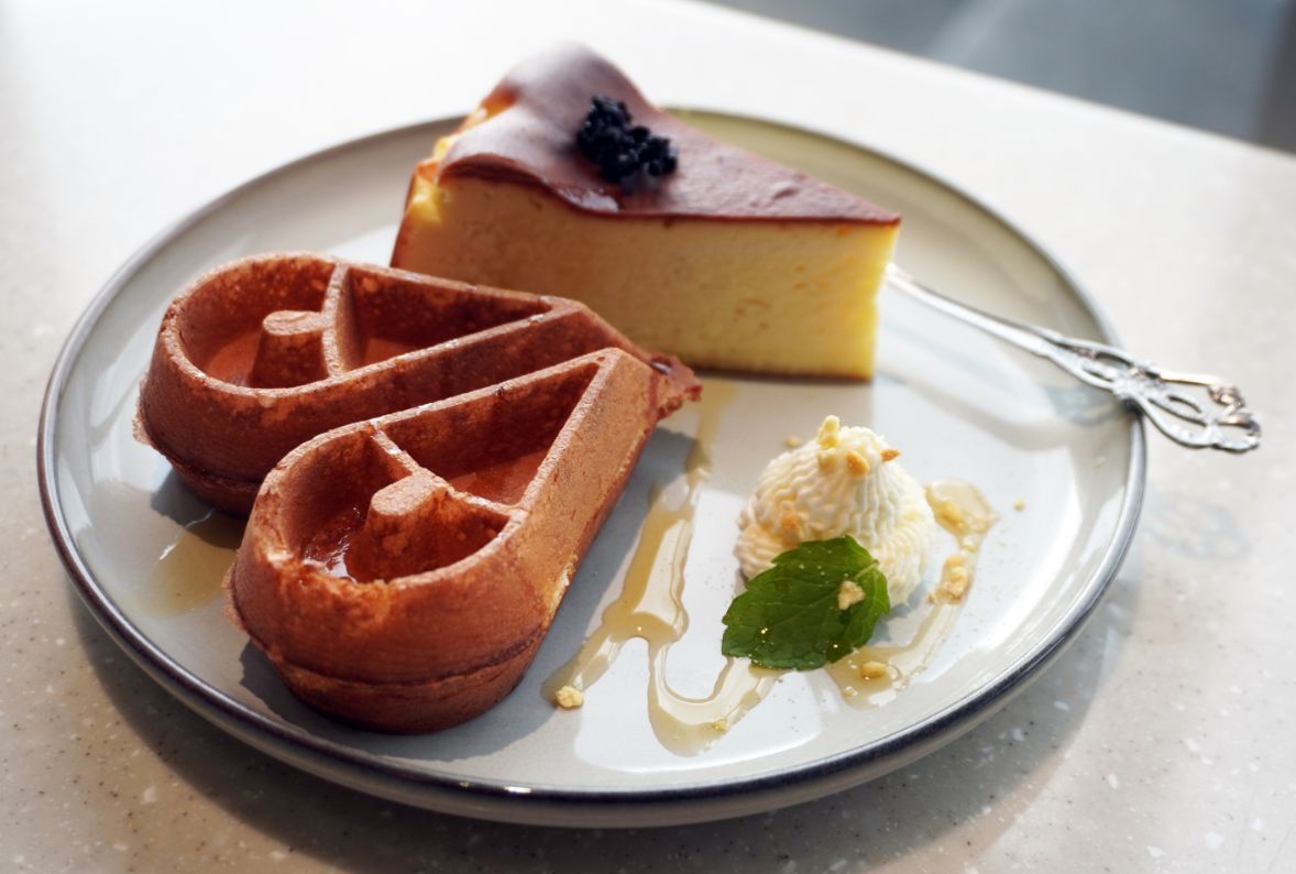 基隆中正｜Cafejiasong咖央潮境店｜潮境公園海景咖啡廳推薦，香要桃蘇打，滋味香甜，超好喝