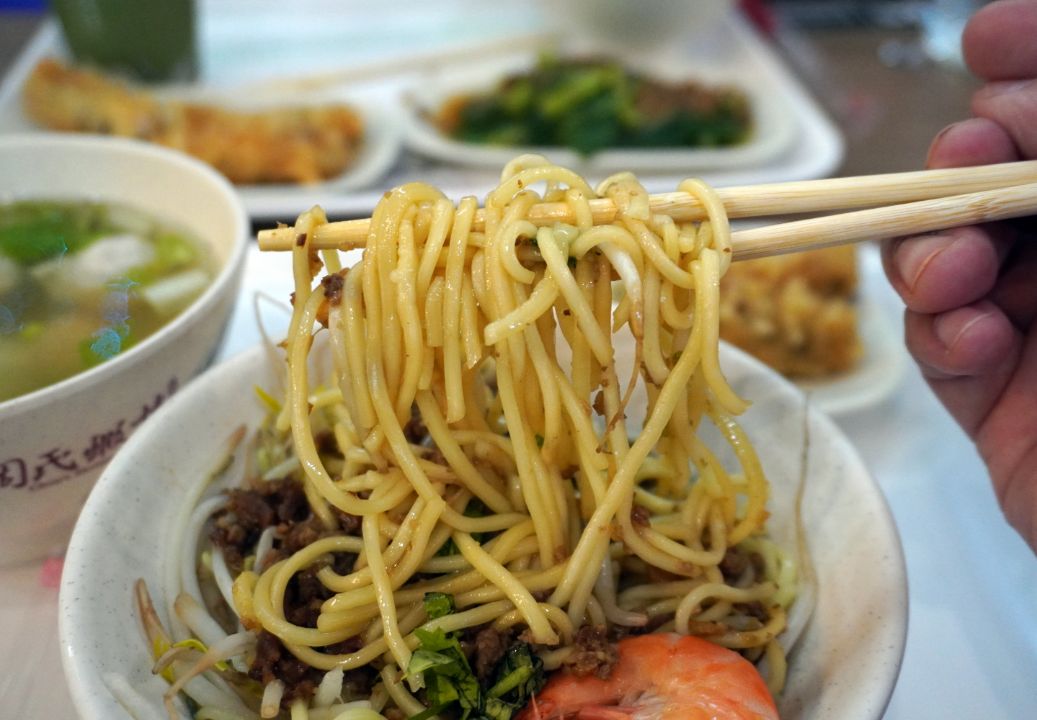 高雄左營|周氏蝦捲(左營環球店)|超人氣連鎖小吃店,炸蝦捲推薦必點 - 第11張圖 高雄左營|周氏蝦捲(左營環球店)|超人氣連鎖小吃店,炸蝦捲推薦必點