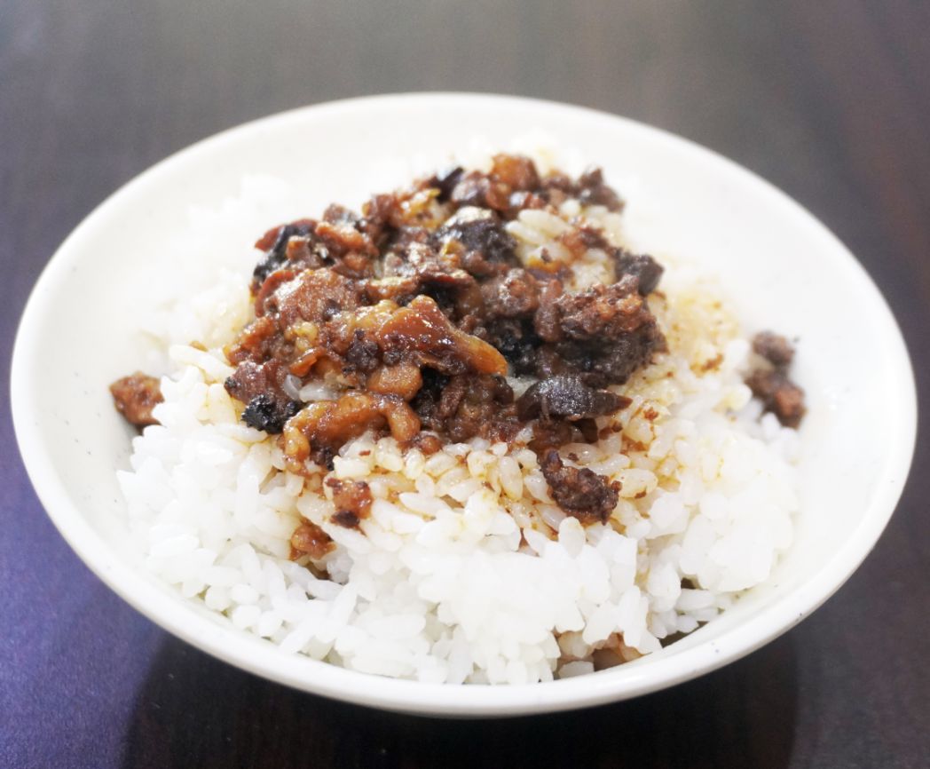 基隆中正｜鱻食堂｜鄰近碧砂漁港的平價海鮮美食，酥炸鮟鱇魚以及小卷米粉大推