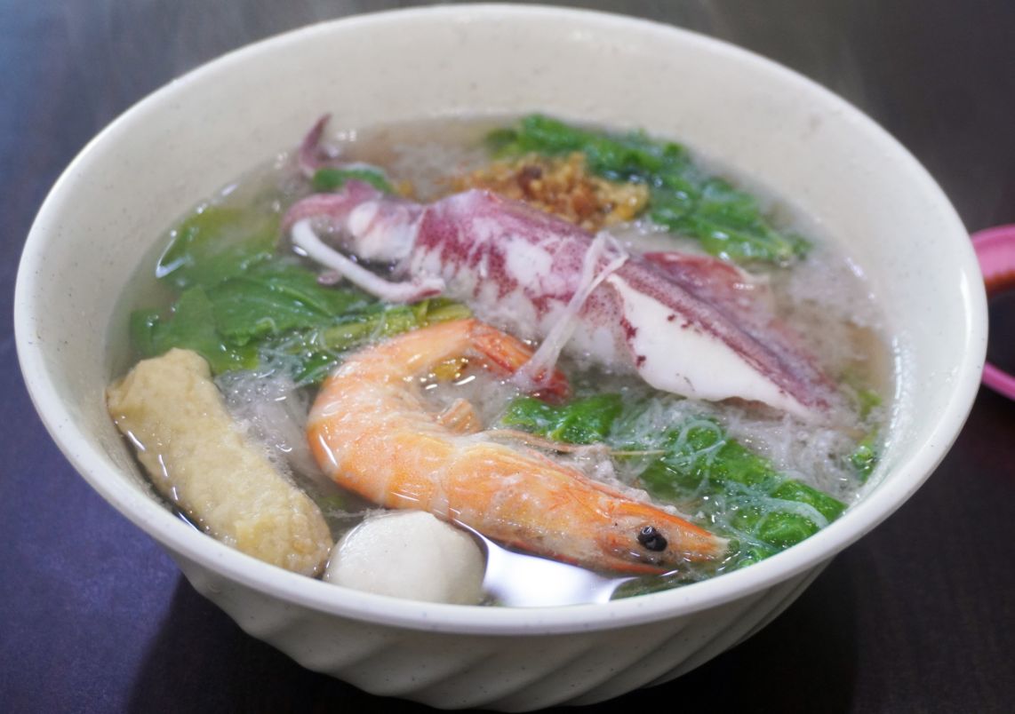 基隆中正｜鱻食堂｜鄰近碧砂漁港的平價海鮮美食，酥炸鮟鱇魚以及小卷米粉大推