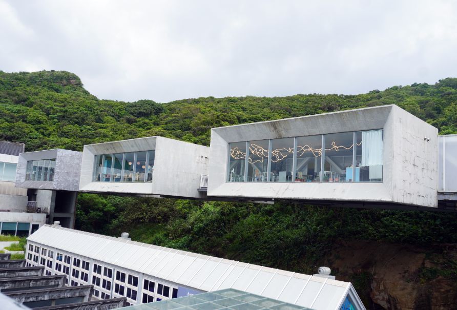 基隆中正｜小隱茶庵潮境｜潮境公園必訪海景茶館，日式榻榻米超好拍，無邊海景視野超美