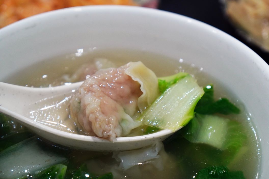 基隆暖暖｜旭家私廚｜食尚玩家推薦，連續兩年獲得滷肉飯節嚴選店家，怪味皮蛋肉醬麵大推