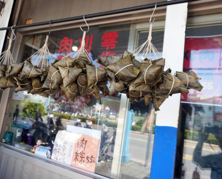 新北蘆洲｜林記肉粽｜google評價4.8分的隱藏版美食，外觀猶如檳榔攤的美味粽子店
