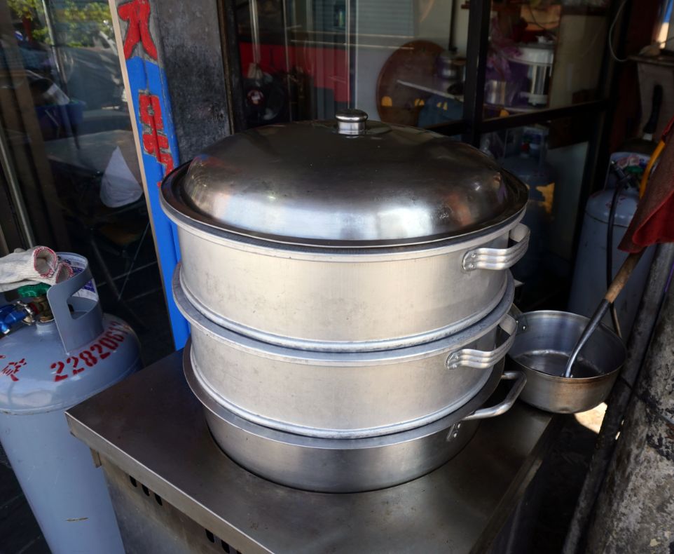 新北蘆洲｜林記肉粽｜google評價4.8分的隱藏版美食，外觀猶如檳榔攤的美味粽子店
