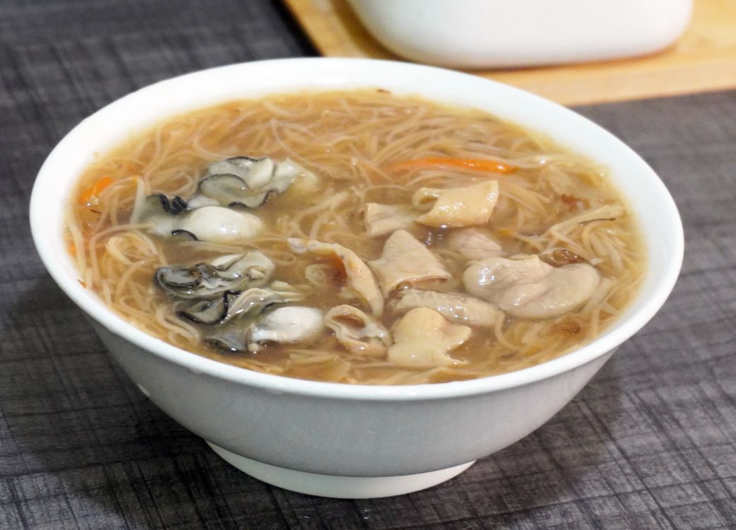 台東市美食｜客來吃樂｜傳承三代的麵線糊老店，500碗入選名單，最推鮮蚵麵線