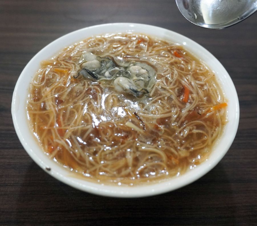 台東市美食｜客來吃樂｜傳承三代的麵線糊老店，500碗入選名單，最推鮮蚵麵線