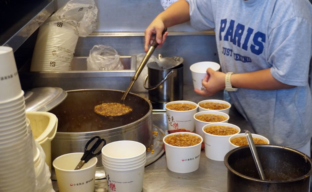 台東市美食｜客來吃樂｜傳承三代的麵線糊老店，500碗入選名單，最推鮮蚵麵線