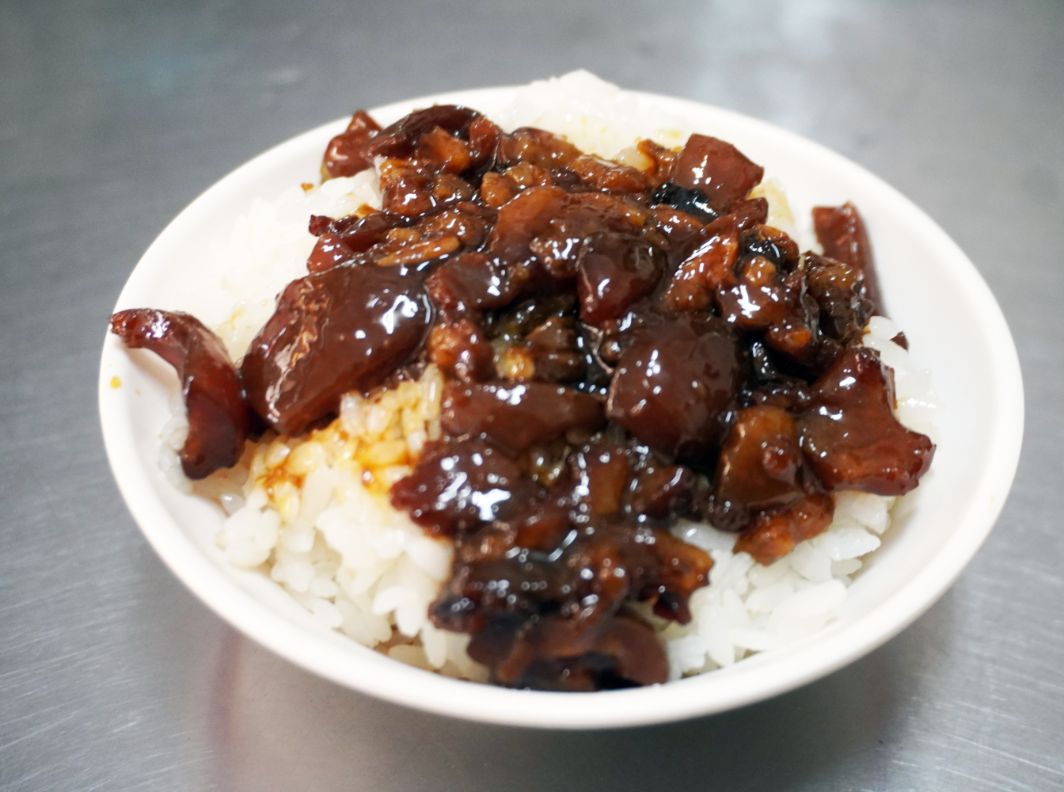 基隆安樂｜阿美虱目魚皮魚肚湯｜在地人私藏的巷弄美食，虱目魚皮湯推薦必點